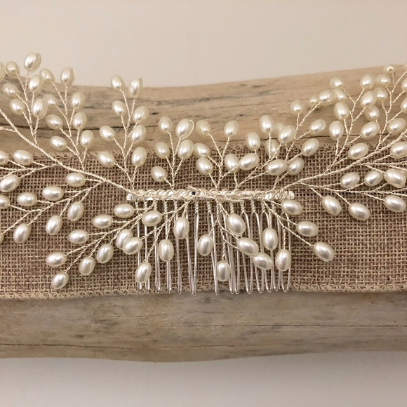 Wedding Hair Comb, Pearl Hair Comb - Picture 2 of 5